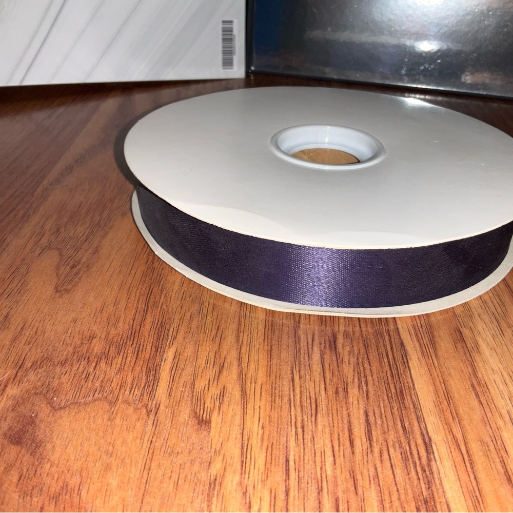 🥰 4/$25- Navy Thread Spool - Picture 2 of 5